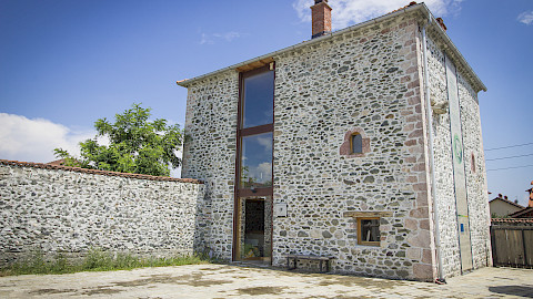 Kullat e Junikut - Junik Towers