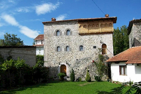 Kullat e Junikut - Junik Towers