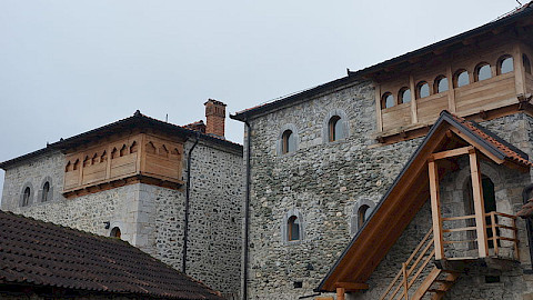 Kullat e Junikut - Junik Towers