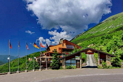 Hotel restaurant sharri prevalle