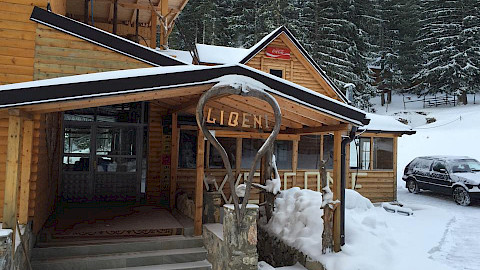 Villa & Restaurant Te Liqeni